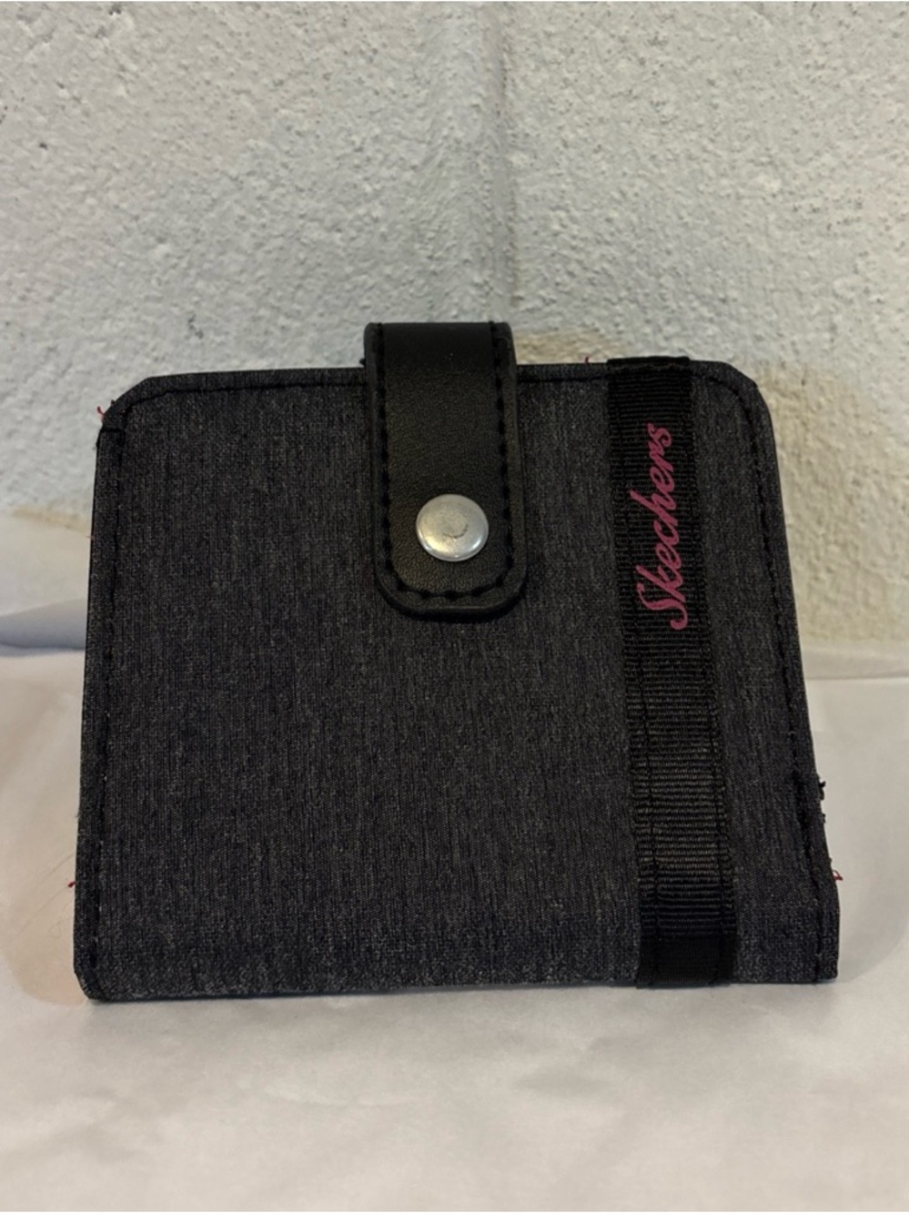 Sketchers women’s card wallet RFID billfold black nylon faux leather